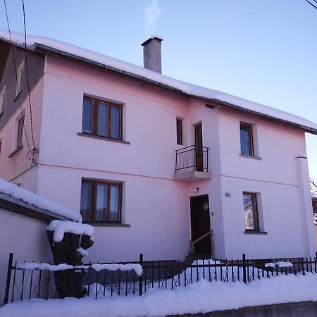 Guest House Ahp Mala Tsŭrkva 外观 照片