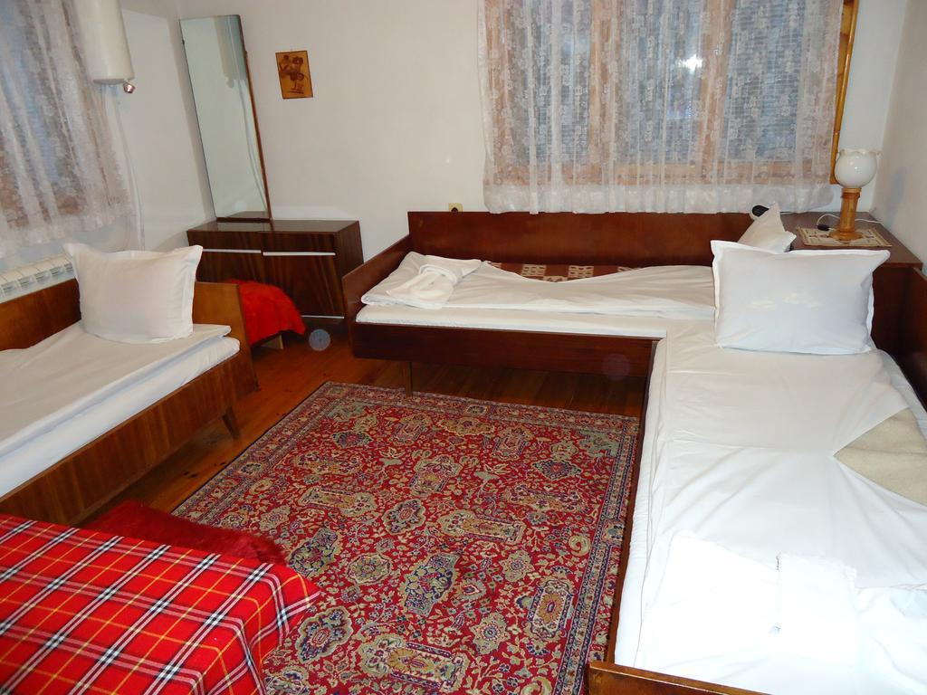Guest House Ahp Mala Tsŭrkva 外观 照片