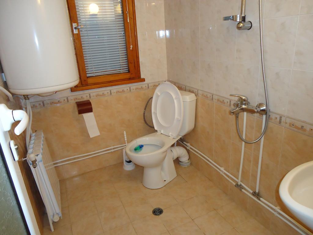 Guest House Ahp Mala Tsŭrkva 客房 照片