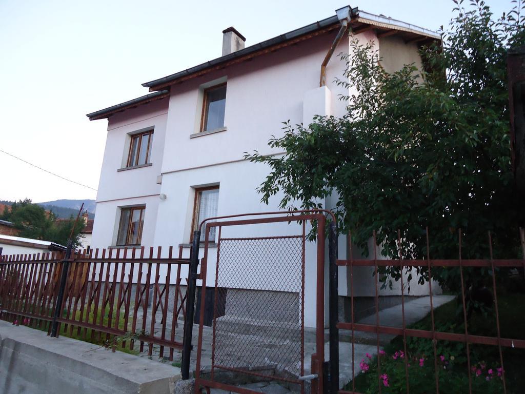 Guest House Ahp Mala Tsŭrkva 客房 照片