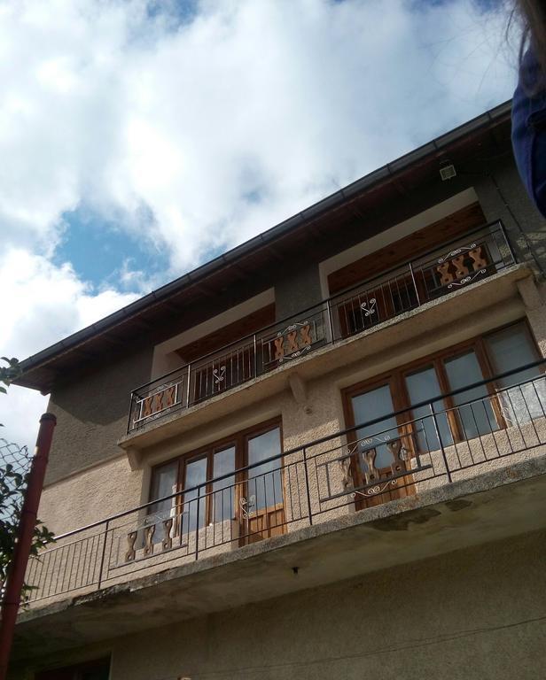 Guest House Ahp Mala Tsŭrkva 客房 照片