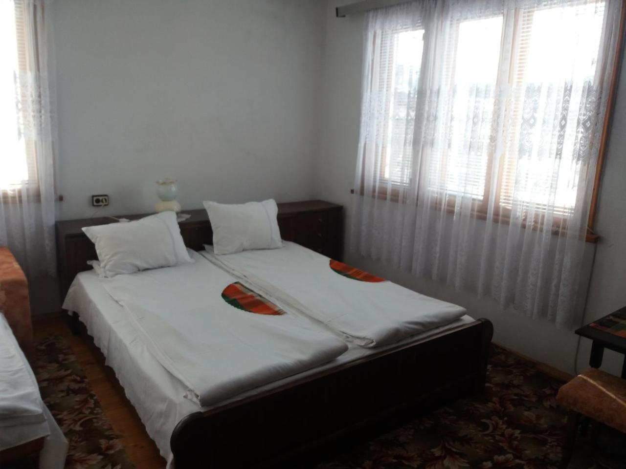 Guest House Ahp Mala Tsŭrkva 外观 照片
